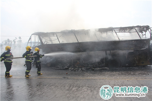 发生自燃的客车