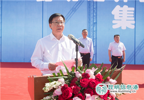 经开区管委会主任李河流致辞 通讯员冯靖凯摄 经开区管委会主任李河流致辞 通讯员冯靖凯摄