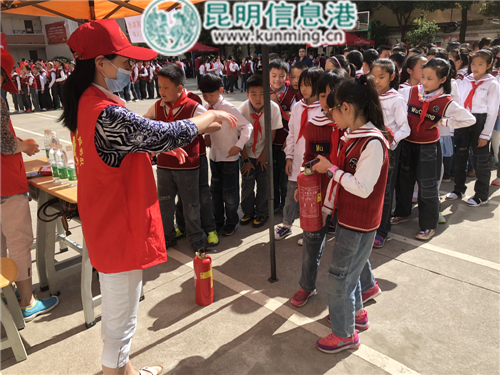 如何正确使用灭火器