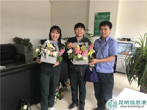 母亲节当日收到花篮的驾驶员