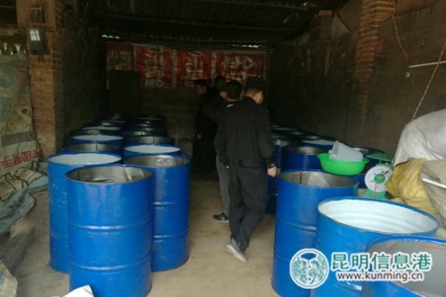 警方顺藤摸瓜查获储油窝点1。供图