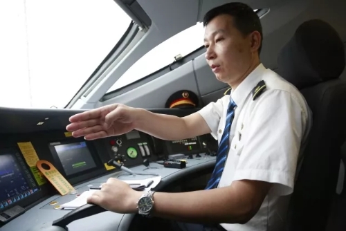 640.webp (1) 640.webp (1)