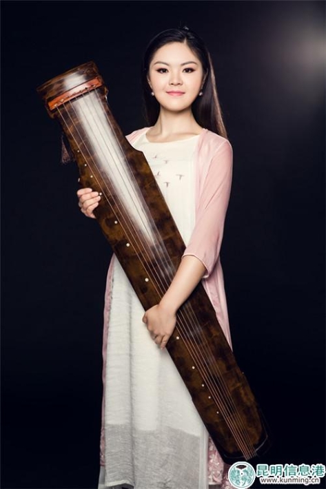 中国青年古琴演奏家蒋艺祺