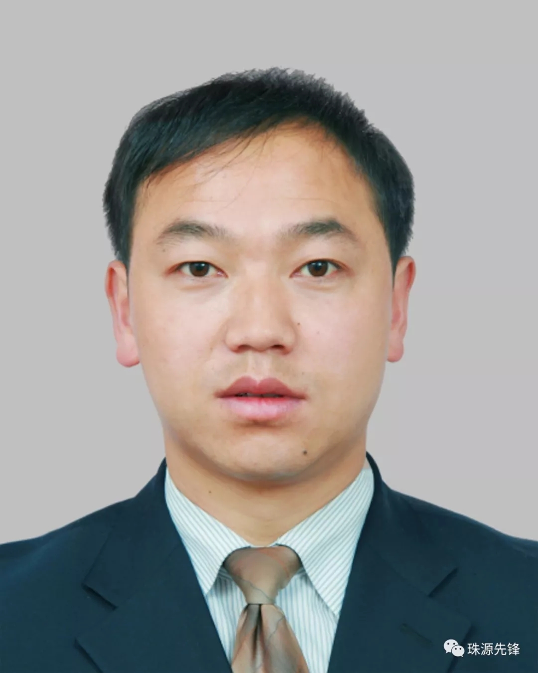 历任富源县富村镇武装部部长,富源县林业局党总支委员,纪检组长,党