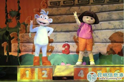 美国音乐舞台剧《爱探险的朵拉·玩具迷城》舞台效果1