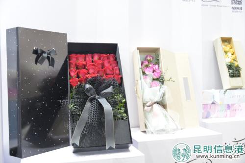 花束作品。记者劳学丽 摄