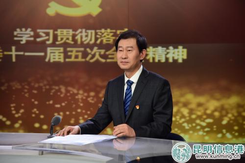 高新区管委会主任、党工委副书记陈勇