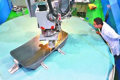 我成功研制世界最大口径单体碳化硅反射镜 我成功研制世界最大口径单体碳化硅反射镜