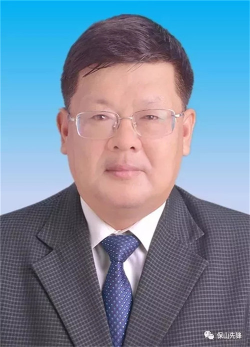 历任市纪委执法监察室副主任,施甸县摆榔乡党委副书记(挂职),市纪委