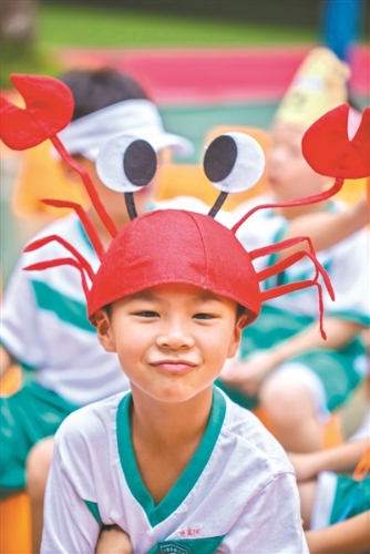 广州开学第一课 一年级家长为孩子午休操碎心