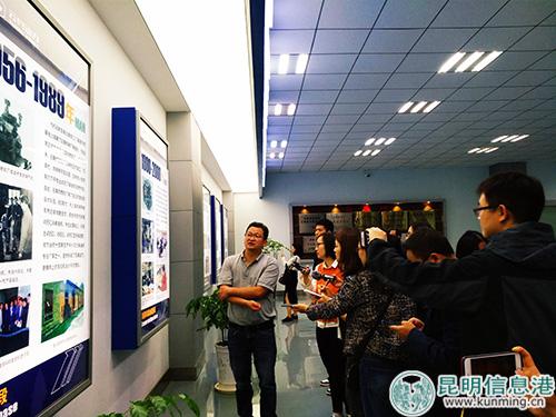 宋国富向记者们介绍公司情况。记者江枫 摄 宋国富向记者们介绍公司情况。记者江枫 摄