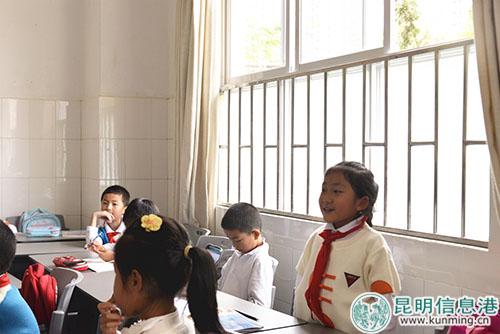 同学回答问题 同学回答问题