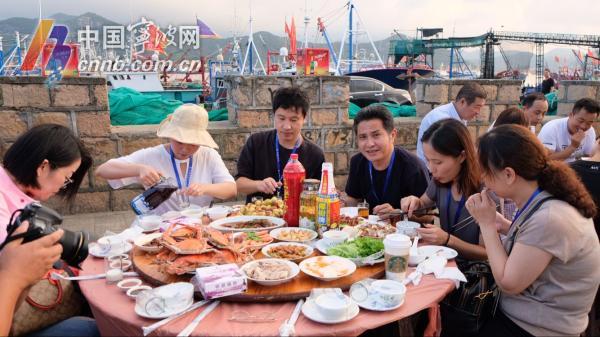 围观象山石浦千人庆丰宴