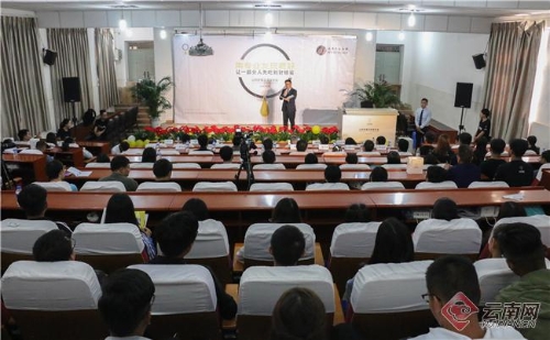 00300156176_03c632a8 00300156176_03c632a8