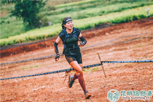 正在参赛的女选手