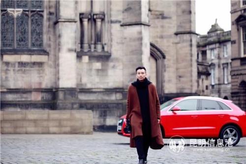 图三 云南电视台著名主持人李俊波先生。 (1) 图三 云南电视台著名主持人李俊波先生。 (1)