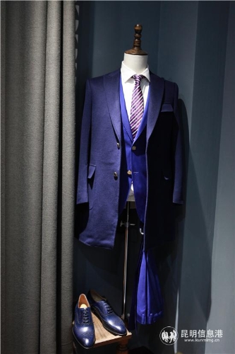 图十 店内成衣展示 图十 店内成衣展示