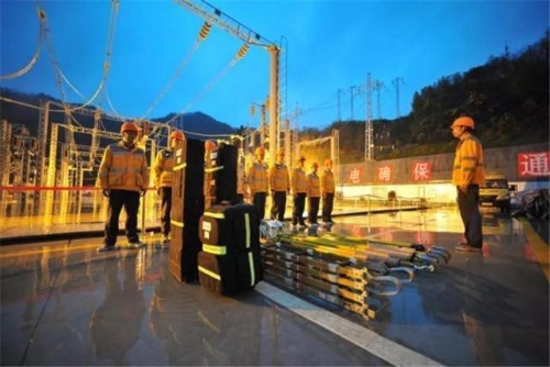 10条高铁新线年底前开通，试运行车上3瓶矿泉水惊呆众人！