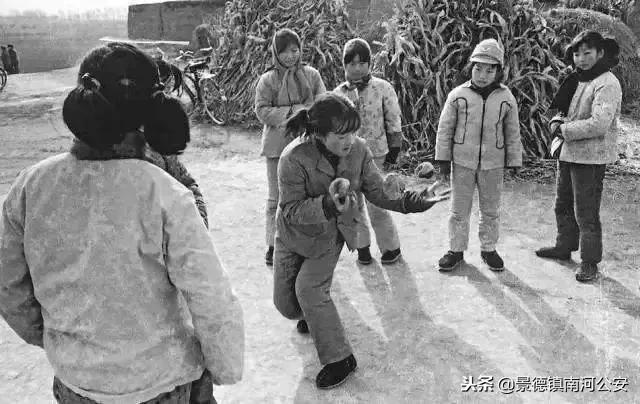 太会玩!这就是我们的童年啊!