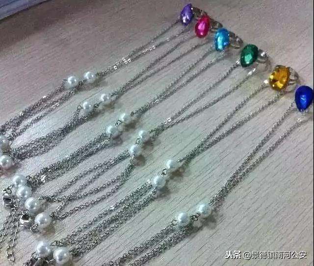 太会玩!这就是我们的童年啊!