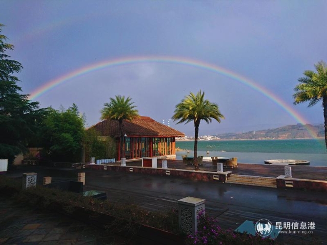 YZH1142彩虹下的湖景平台柏联酒店