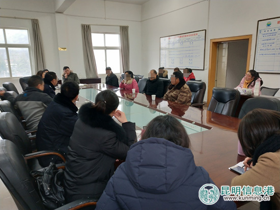 7日下午,工作组与遇难者张某某家属召开协调会。记者姬祥虎摄 7日下午,工作组与遇难者张某某家属召开协调会。记者姬祥虎摄