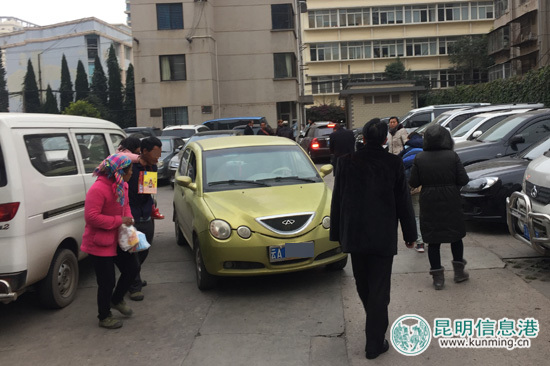 遇难者娜某某家属准备返回怒江。记者合宇聪摄 遇难者娜某某家属准备返回怒江。记者合宇聪摄