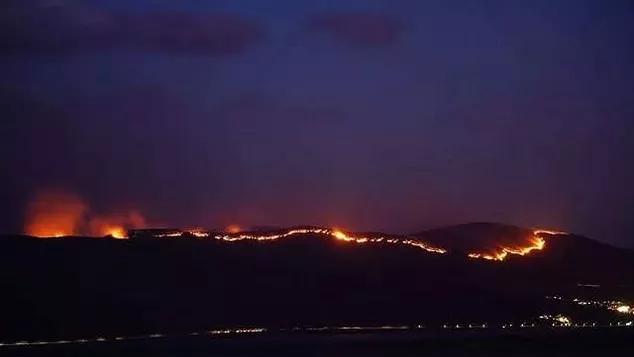 视界 | 中国消防员灭火后累倒在地照片感动英媒：这才是英雄！