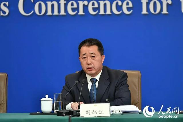 首场政协记者会，他为何放了这句“狠话”？