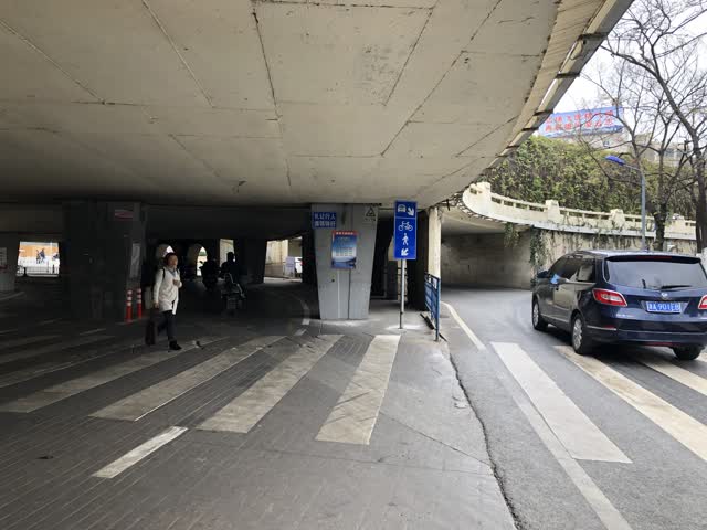 西站立交桥底层违建市场已拆除 年内完成该区域绿化及亮化工程