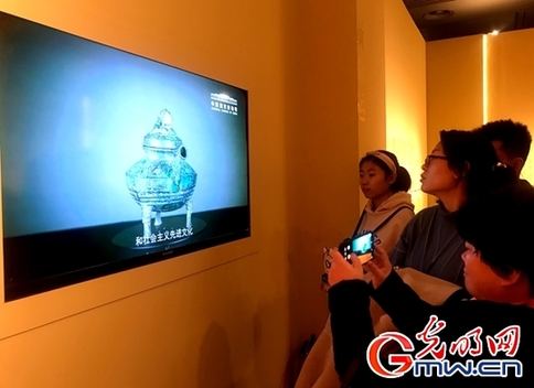 【中国梦·践行者】王春法委员谈智慧博物馆建设:需要更多“跨界”人才 【中国梦·践行者】王春法委员谈智慧博物馆建设:需要更多“跨界”人才