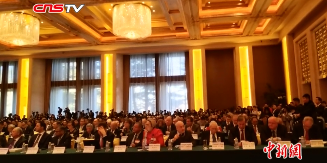 2019年诺贝尔经济学奖获得诊_诺贝尔经济学奖得主在北京演讲(3)