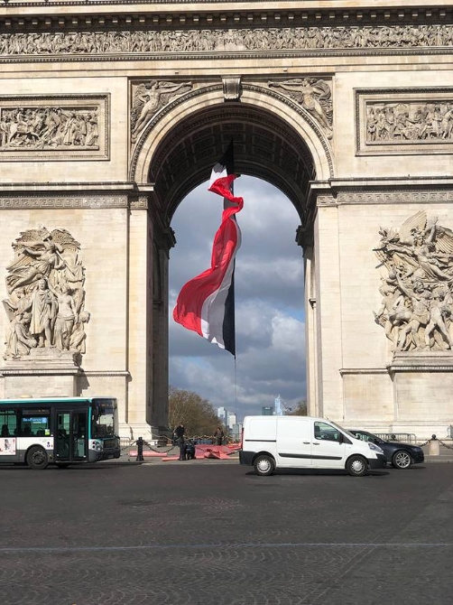 时政新闻眼丨尼斯夜谈、战机护航、凯旋门迎宾,一场特殊之访来了 时政新闻眼丨尼斯夜谈、战机护航、凯旋门迎宾,一场特殊之访来了