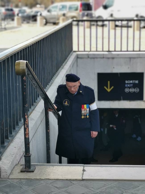 时政新闻眼丨尼斯夜谈、战机护航、凯旋门迎宾,一场特殊之访来了 时政新闻眼丨尼斯夜谈、战机护航、凯旋门迎宾,一场特殊之访来了