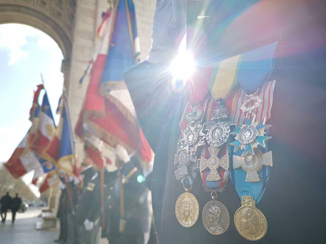 时政新闻眼丨尼斯夜谈、战机护航、凯旋门迎宾,一场特殊之访来了 时政新闻眼丨尼斯夜谈、战机护航、凯旋门迎宾,一场特殊之访来了