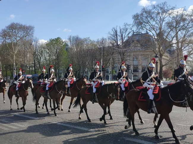 时政新闻眼丨尼斯夜谈、战机护航、凯旋门迎宾,一场特殊之访来了 时政新闻眼丨尼斯夜谈、战机护航、凯旋门迎宾,一场特殊之访来了