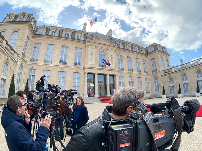 时政新闻眼丨尼斯夜谈、战机护航、凯旋门迎宾,一场特殊之访来了 时政新闻眼丨尼斯夜谈、战机护航、凯旋门迎宾,一场特殊之访来了