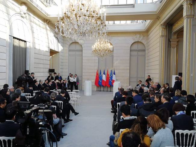 时政新闻眼丨尼斯夜谈、战机护航、凯旋门迎宾,一场特殊之访来了 时政新闻眼丨尼斯夜谈、战机护航、凯旋门迎宾,一场特殊之访来了