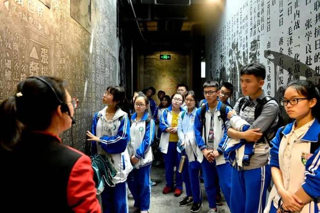 清明节，师生们这样致敬英雄！