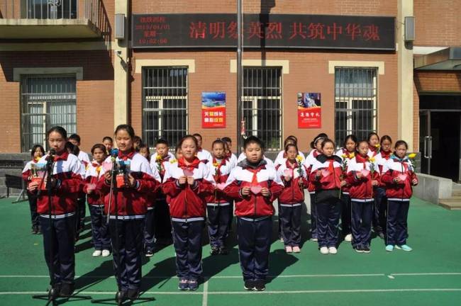 清明节，师生们这样致敬英雄！