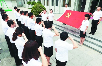 把干事创业的印记留在人民群众心里 把干事创业的印记留在人民群众心里