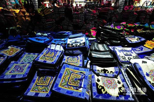 撒尼刺绣 撒尼刺绣