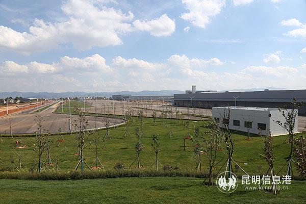 嵩明杨林经开区建设中的新能源汽车项目。 嵩明杨林经开区建设中的新能源汽车项目。
