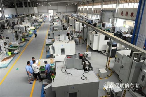 云南北方光电仪器有限公司生产车间。昆明日报 记者黄晓松摄 云南北方光电仪器有限公司生产车间。昆明日报 记者黄晓松摄