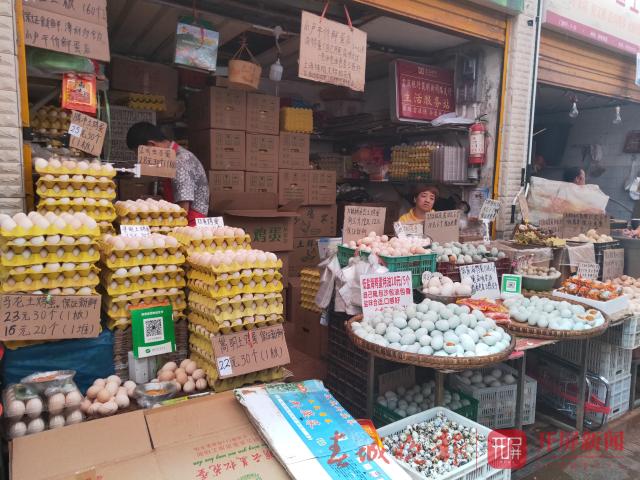 “菜市场自由”离我们越来越远了吗？ 还好，还有黄瓜、土豆、莲花白这些蔬菜还可以享受“自由” (10).jpg