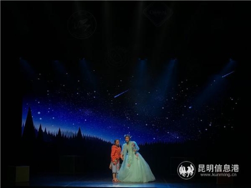 《卖火柴的小女孩(现实版)》剧目现场。 《卖火柴的小女孩(现实版)》剧目现场。