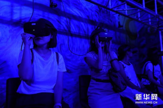 梵高艺术沉浸式体验在国博开幕 (文化)(5)梵高艺术沉浸式体验在国博开幕