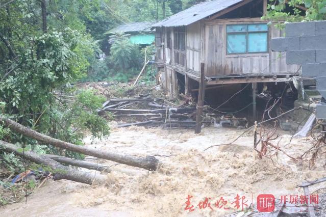 腾冲扶贫干部郭彩廷
