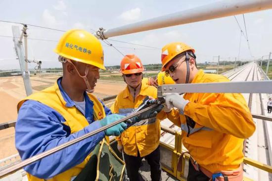 供电人的十二时辰