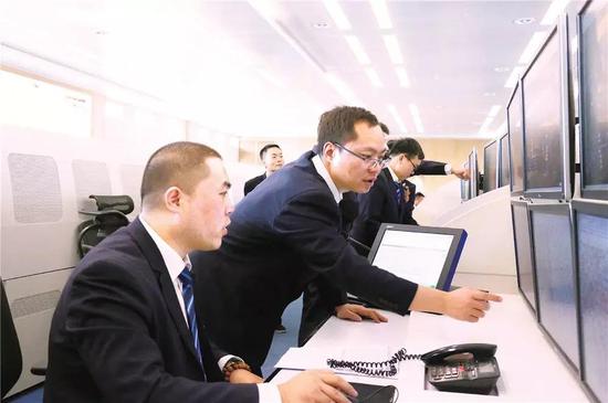 调度员的十二时辰